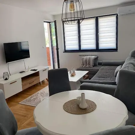 Hotel Stan Na Dan Istocno Sarajevo *